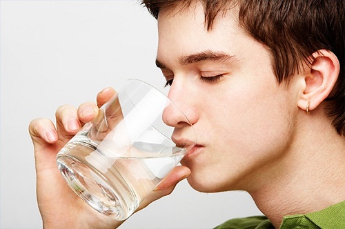 Tăng cường chức năng gan bằng cách uống nhiều nước 
