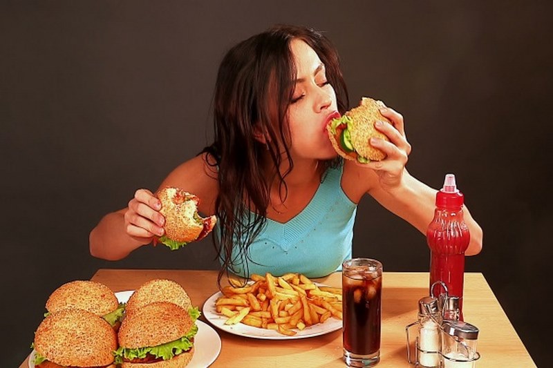 Thói quen ăn uống thiếu khoa học