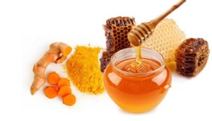Làm đẹp từ nước tinh bột nghệ và mật ong